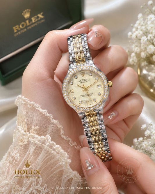 Luxury Diamond Cut Women’s Watch with Stainless Steel Chain