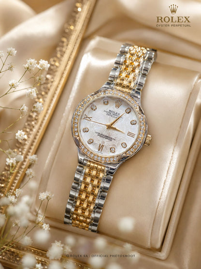 Luxury Diamond Cut Women’s Watch with Stainless Steel Chain